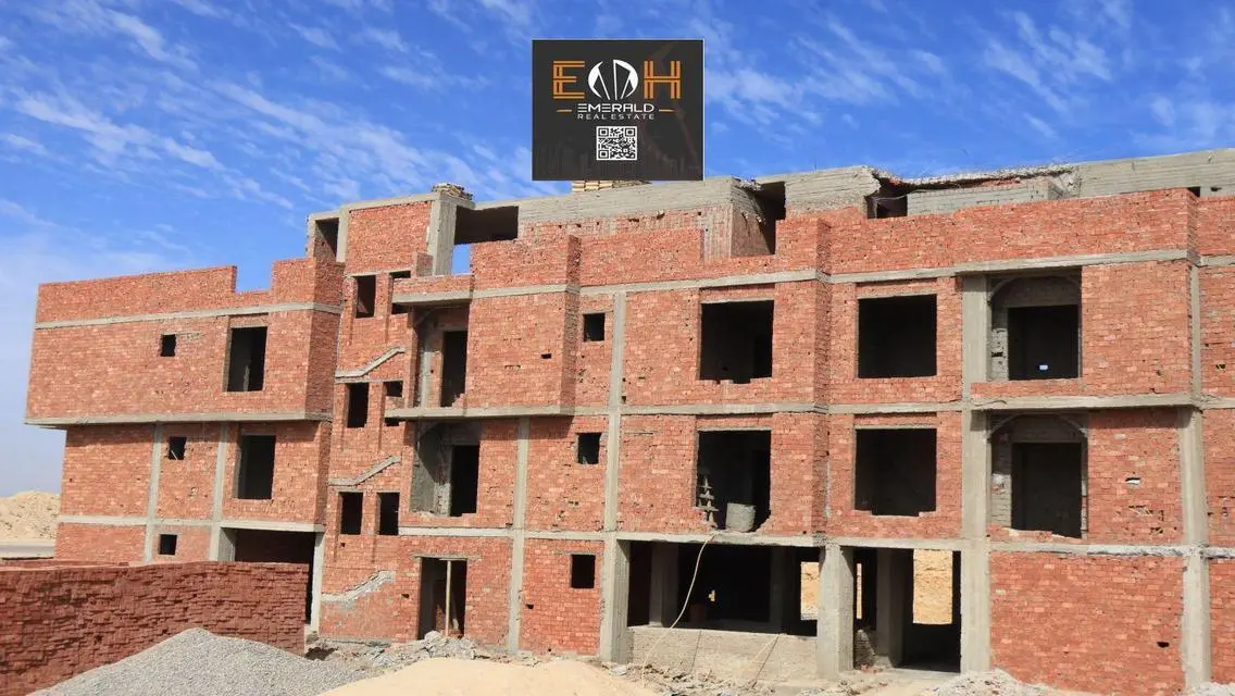 Luxury Apartment with Lake View at an Attractive Price