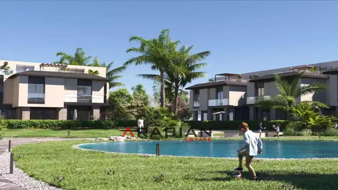 Luxury Property with Stunning Lake View