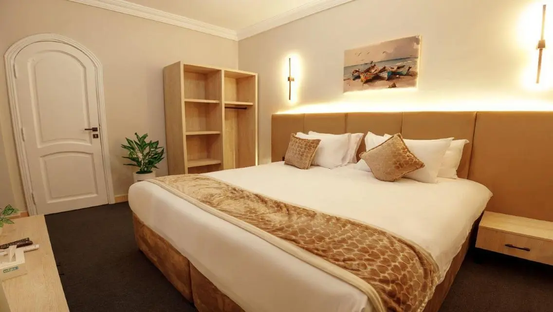Luxury Apartment with Modern Design and Private Garden