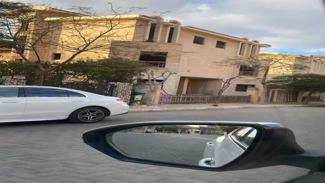 فيلا فاخرة مع إطلالة ساحرة على البحيرات