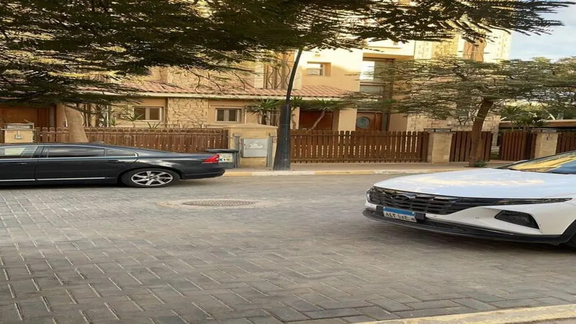فيلا فاخرة مع إطلالة ساحرة على البحيرات