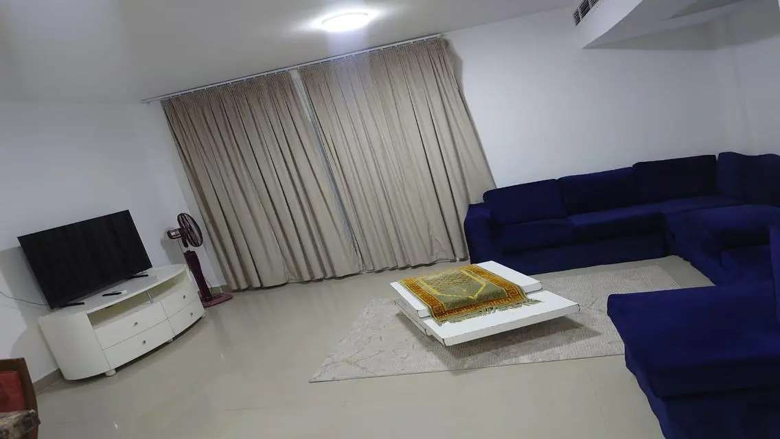 شقة فاخرة للإيجار في موقع متميز