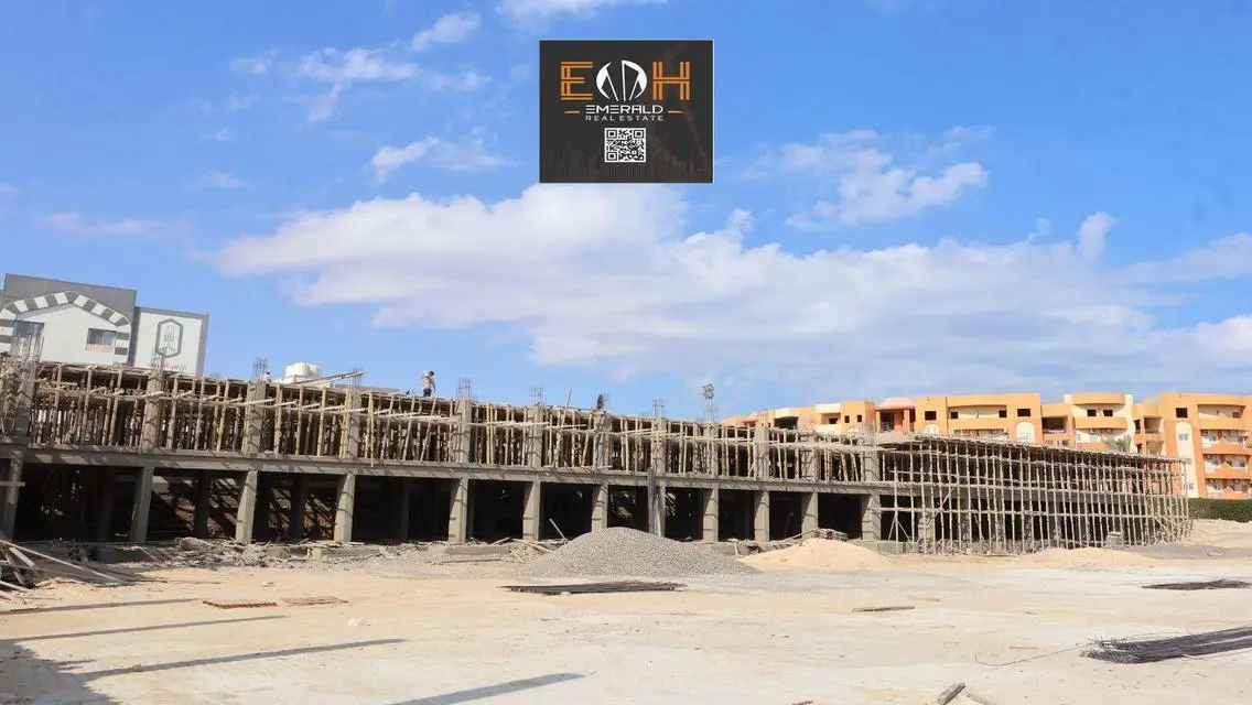 شقة فاخرة مع مسبح خاص وحديقة خاصة