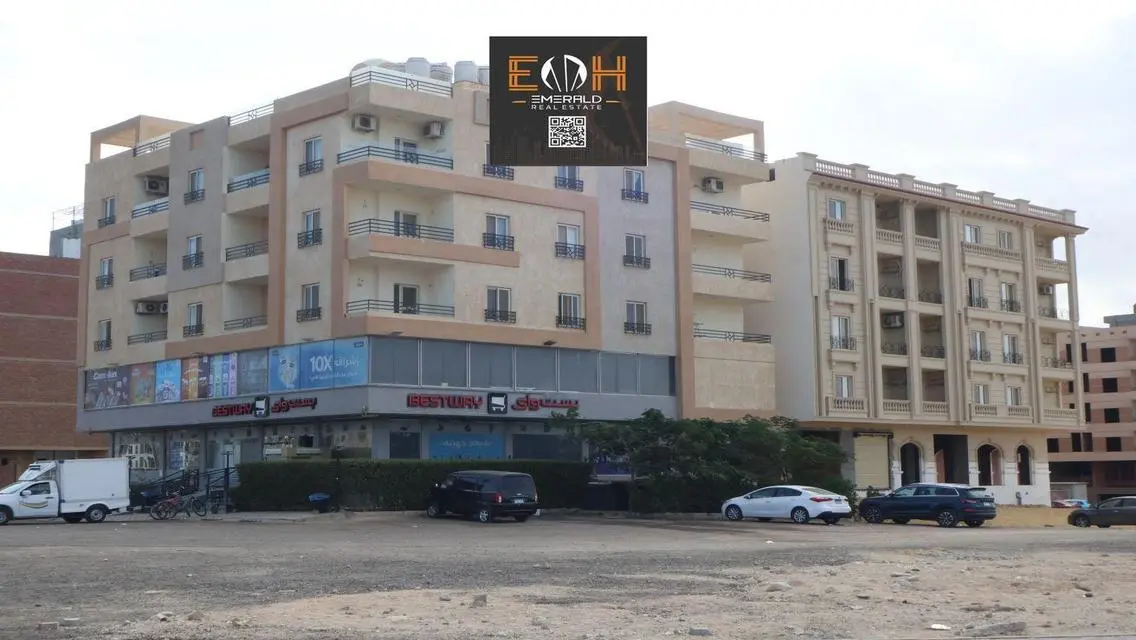Luxurious Apartment with Private Pool and Garden in the Heart of the City