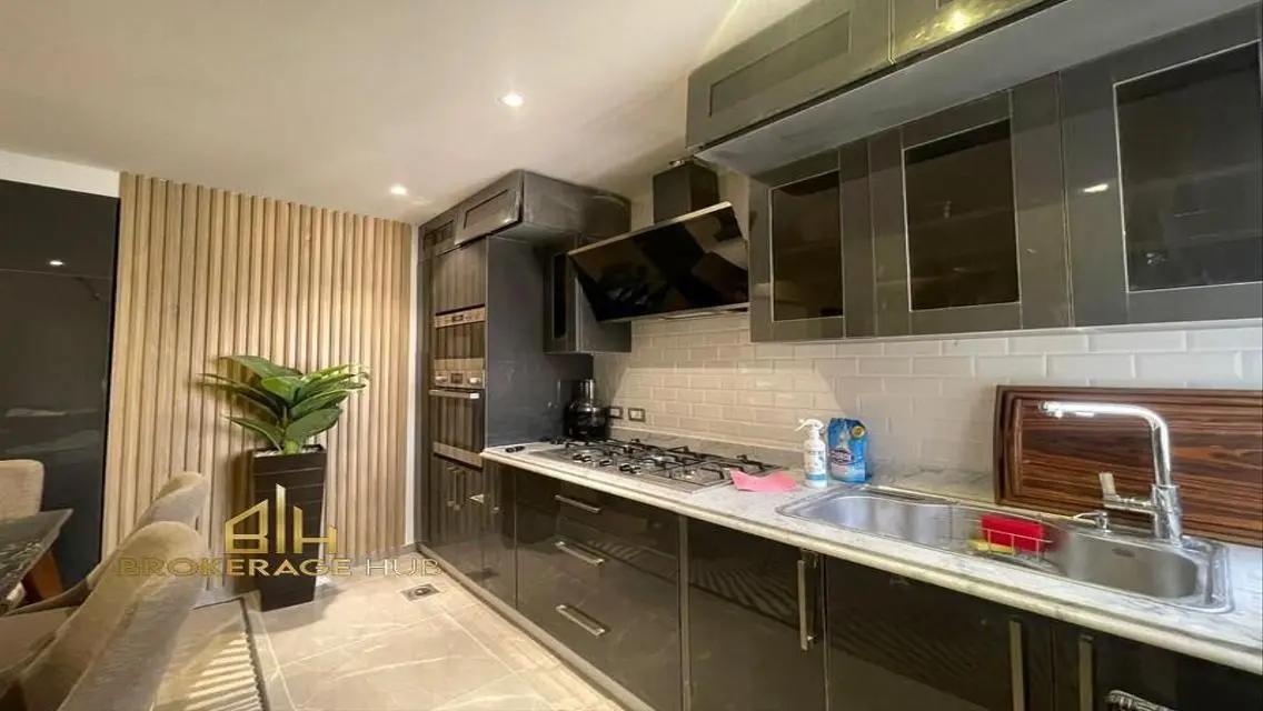 Stunning Apartment in Mountain View Hyde Park - 169 SQM