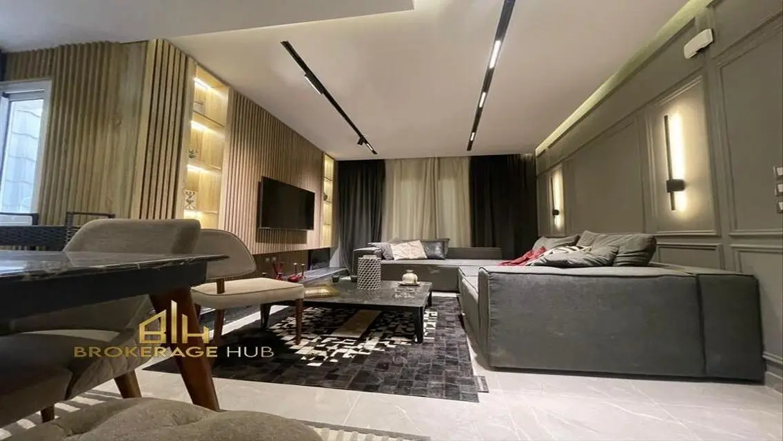 Stunning Apartment in Mountain View Hyde Park - 169 SQM