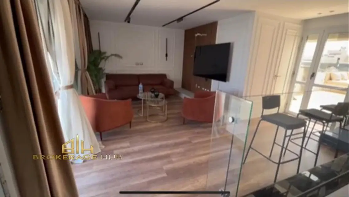 Stunning Apartment in Mountain View Hyde Park - 169 SQM