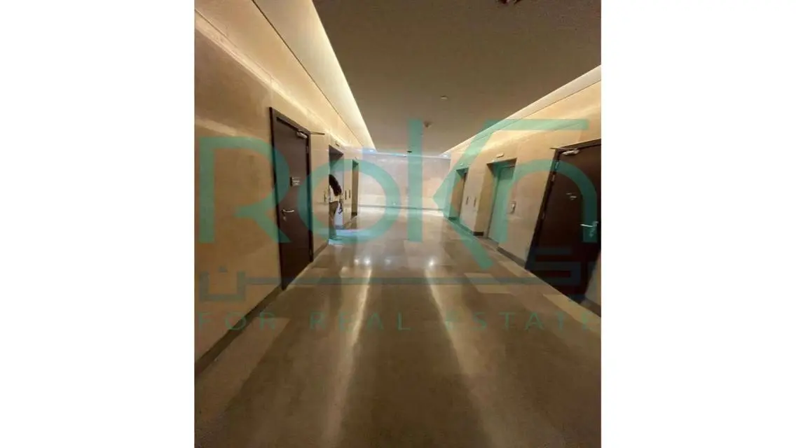 Modern Office with Excellent Amenities in Prime Location