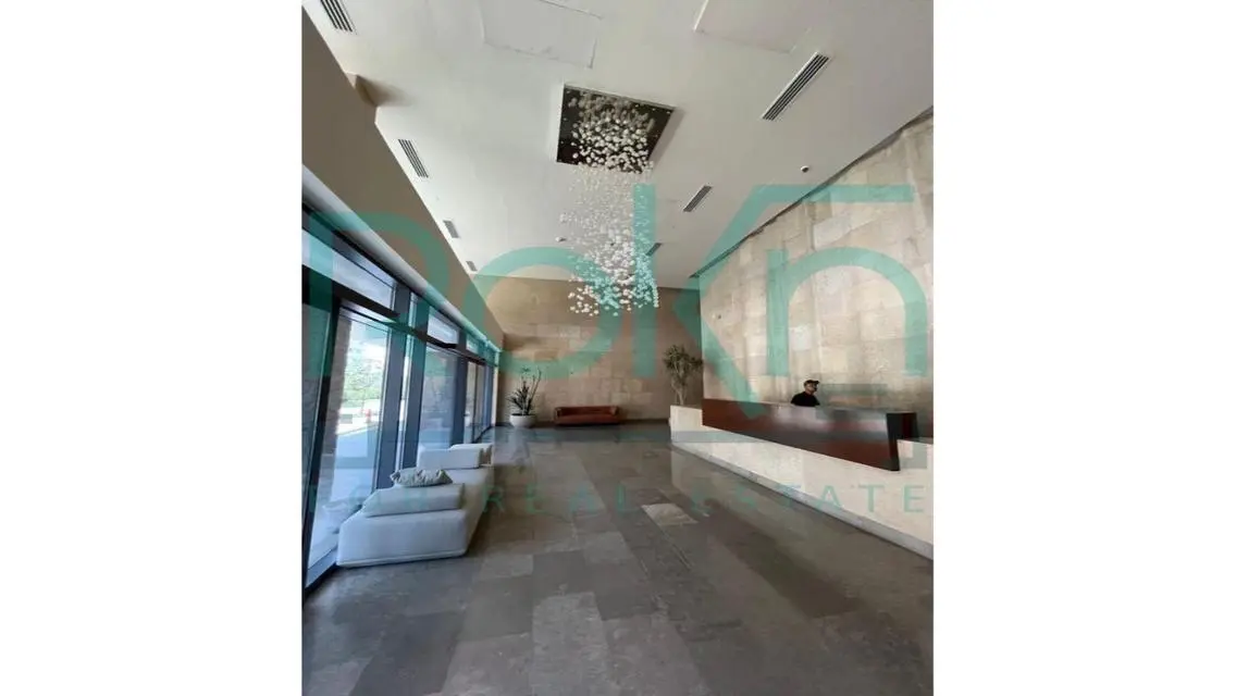 Modern Office with Excellent Amenities in Prime Location