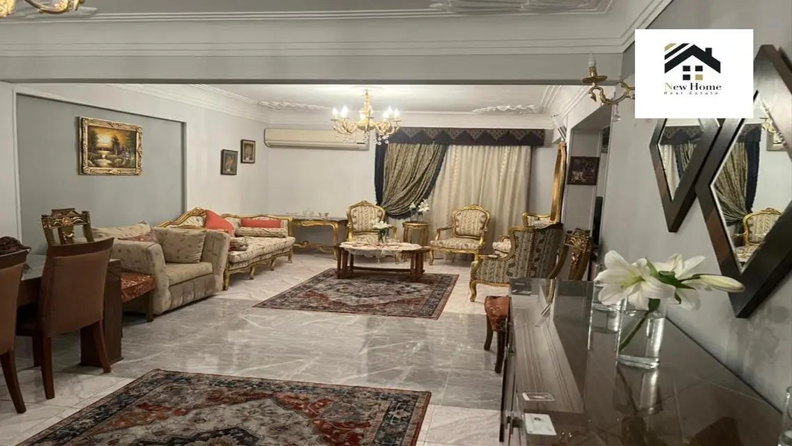 فيلا فاخرة للبيع بمساحة 180 متر