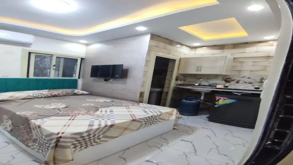 Stunning 140 sqm Apartment with Amenities in Prime Location