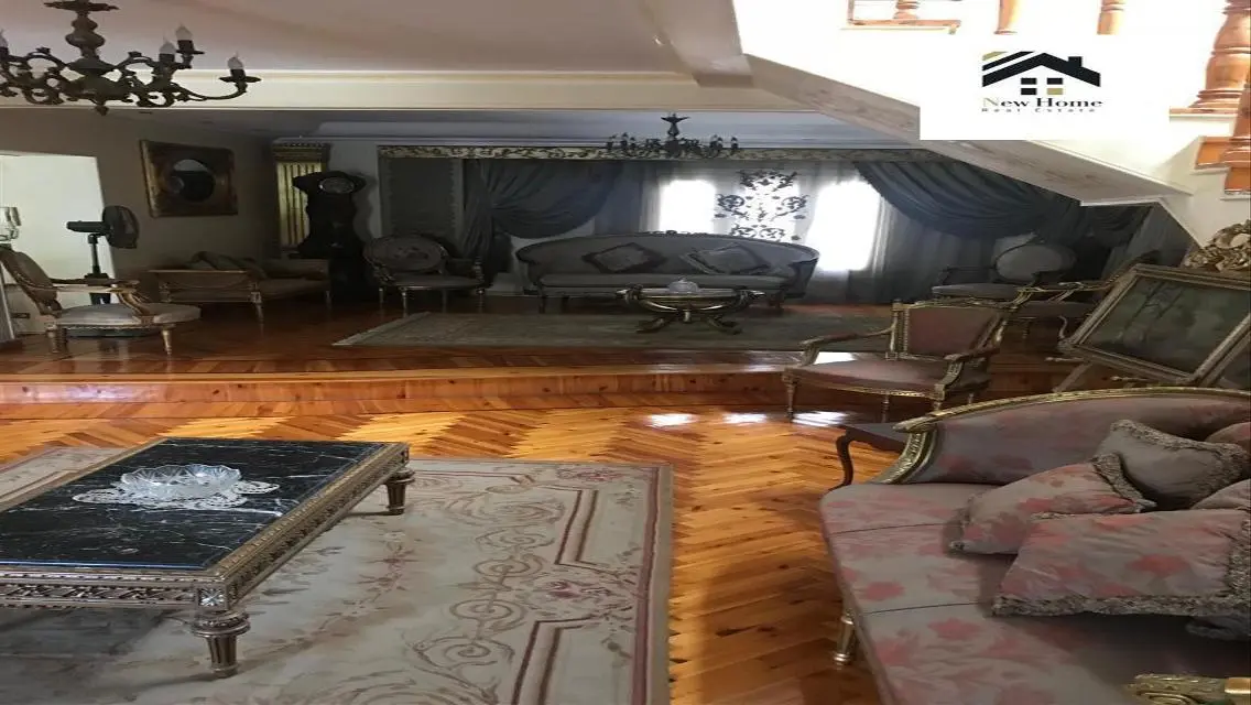 Luxurious Villa with Private Garden and Pool