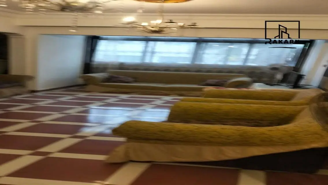 Luxurious 3-Bedroom Apartment with Contemporary Style in a Prime Location