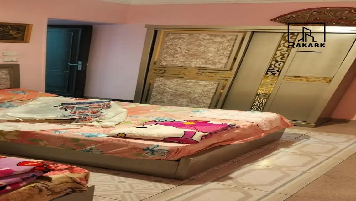 Luxurious 3-Bedroom Apartment with Contemporary Style in a Prime Location