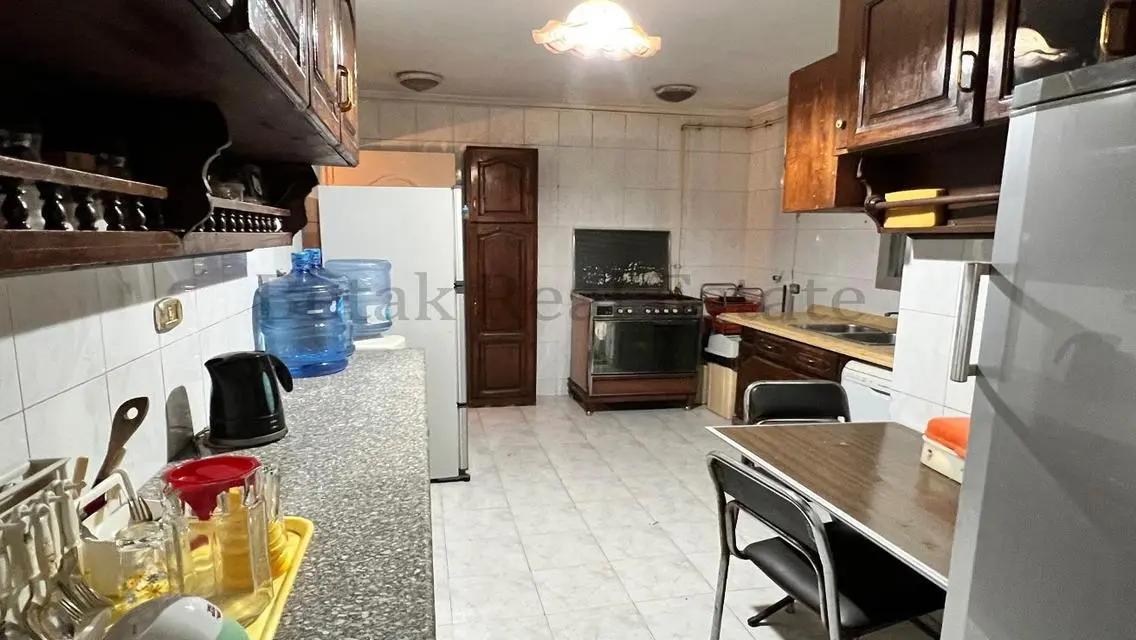 شقة فاخرة للبيع في موقع متميز