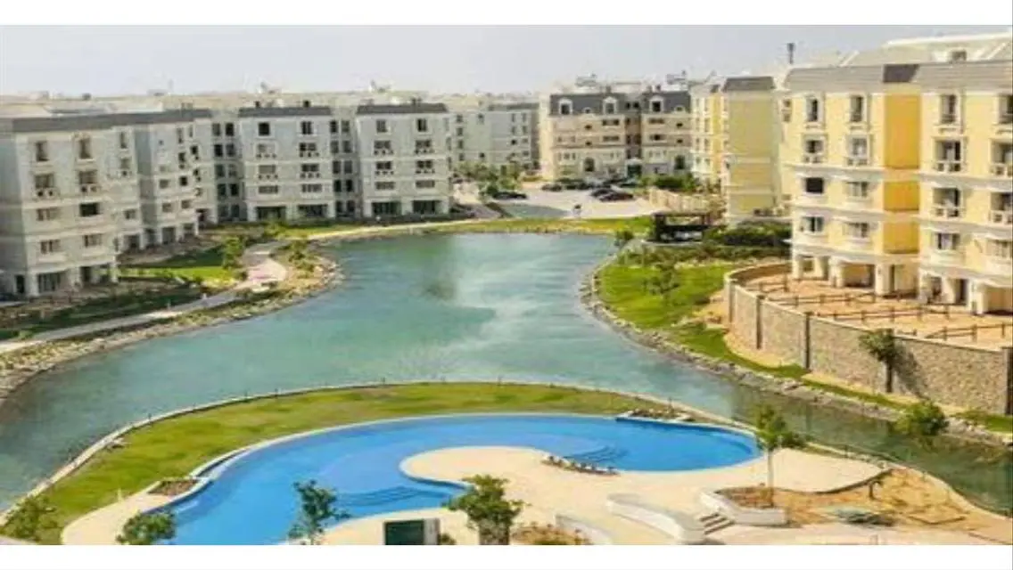 شقة سكنية مع شرفة للبيع