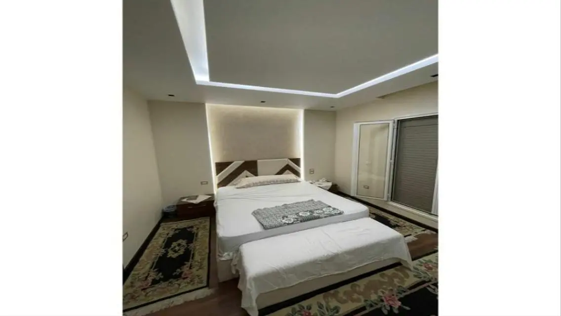 شقة سكنية مع شرفة للبيع