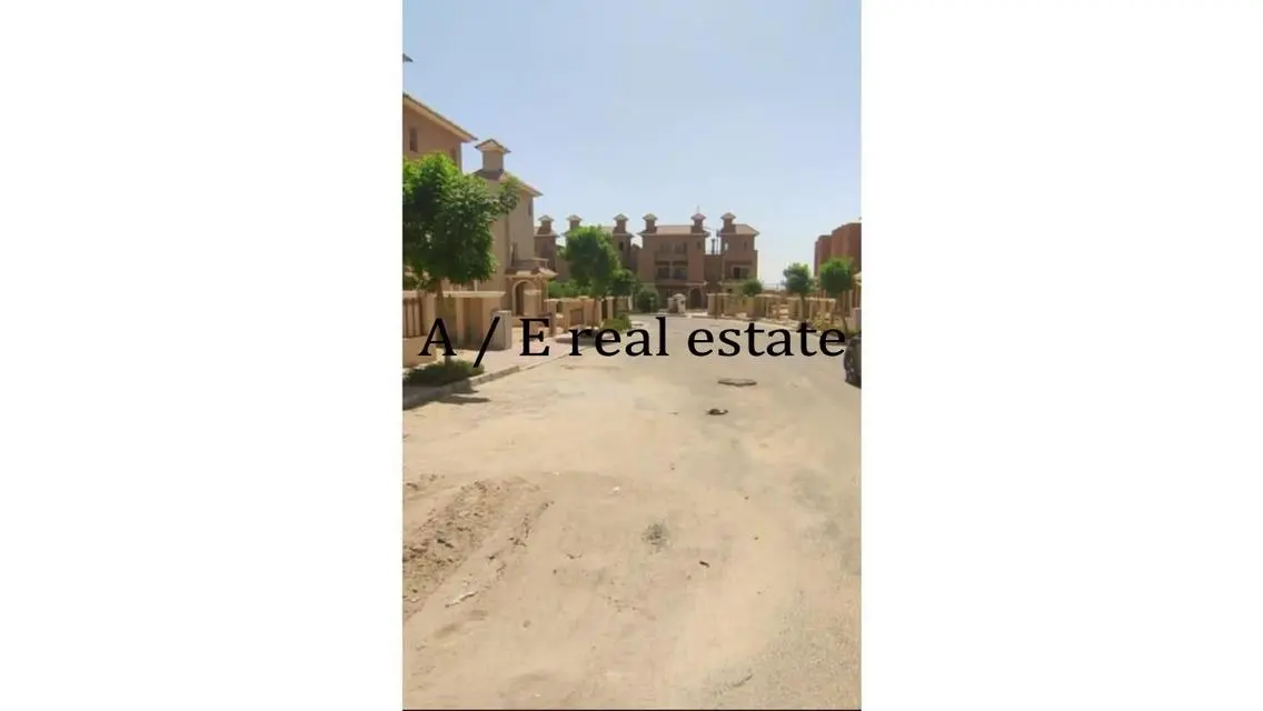 شقة فاخرة بـ 3 غرف نوم وحديقة خاصة