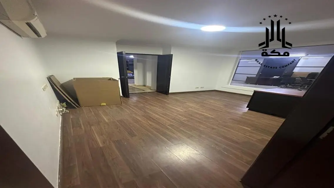 شقة مميزة بغرفة اجتماعات