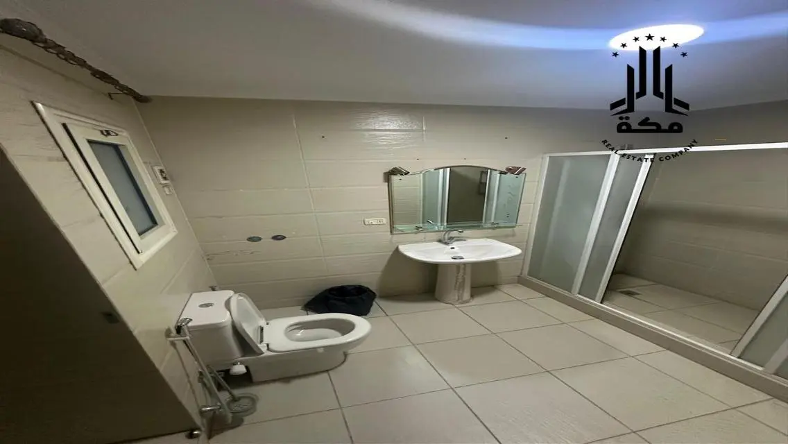 شقة مميزة بغرفة اجتماعات