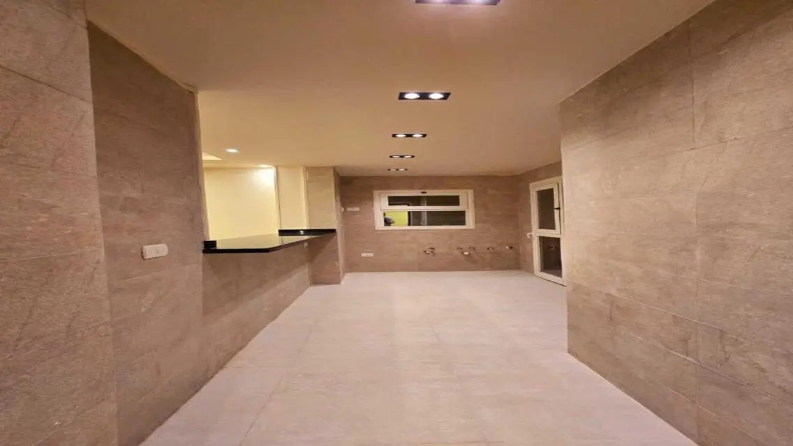 شقة فاخرة تطل على معلم رئيسي