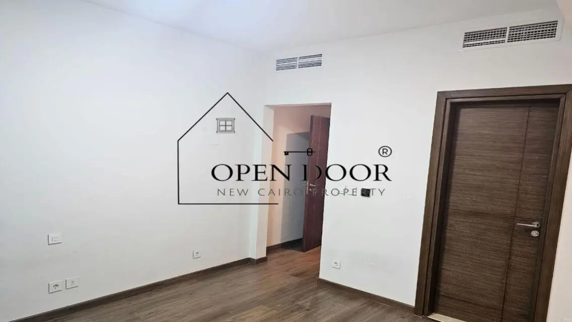 Luxurious Apartment in a Premier Residential Community