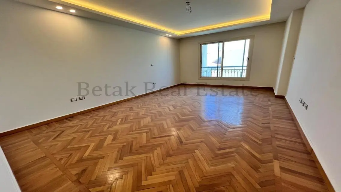 شقة للبيع 275 متر بحارس أمن