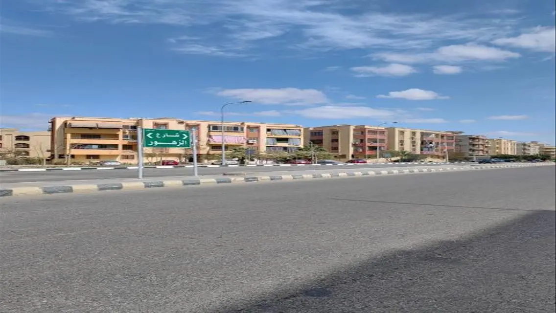 شقة فاخرة بمساحة واسعة في موقع متميز