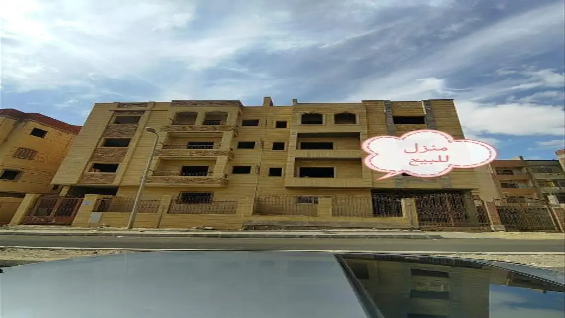 شقة فاخرة بمساحة واسعة في موقع متميز