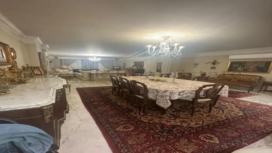 عقار مميز للبيع بمساحة واسعة وبسعر مغري