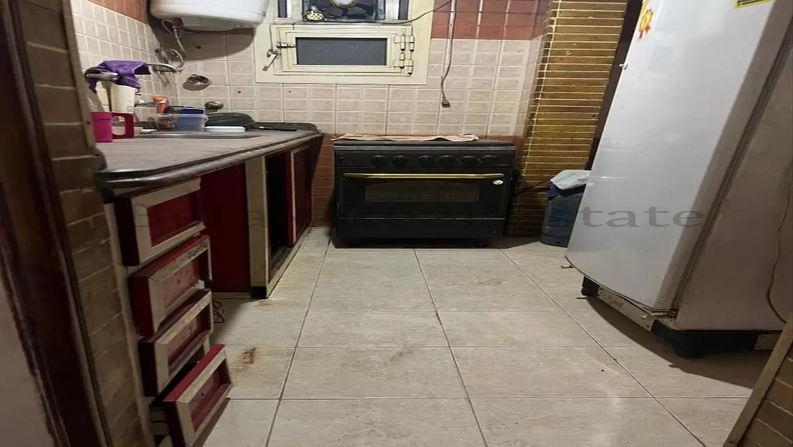 شقة للإيجار بمساحة 100 متر