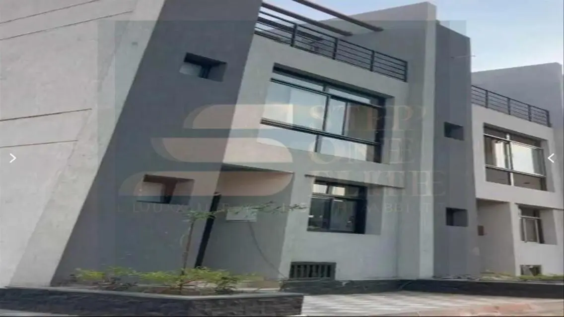 Elegant Villa with Private Garden and Balcony