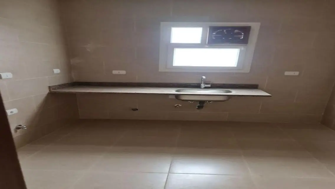 شقة رائعة 3 غرف نوم للإيجار
