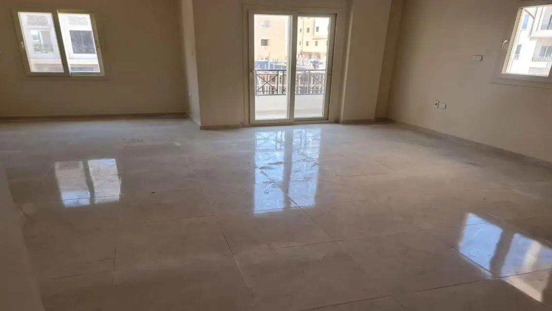 شقة رائعة 3 غرف نوم للإيجار