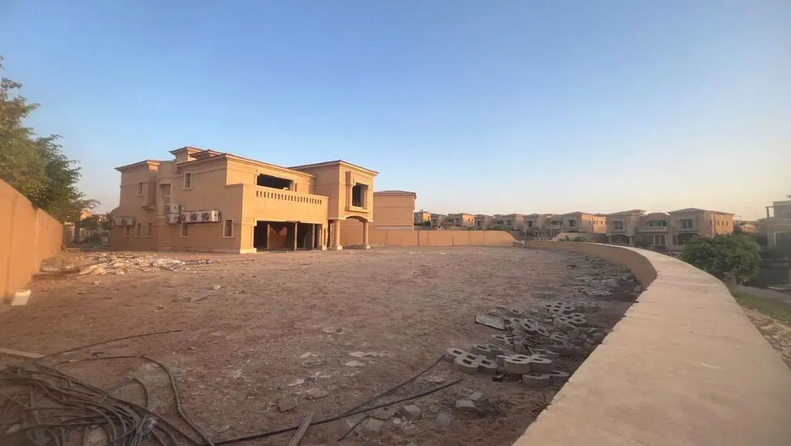 فيلا فاخرة بمساحة كبيرة في رويال ميدوز، الشيخ زايد