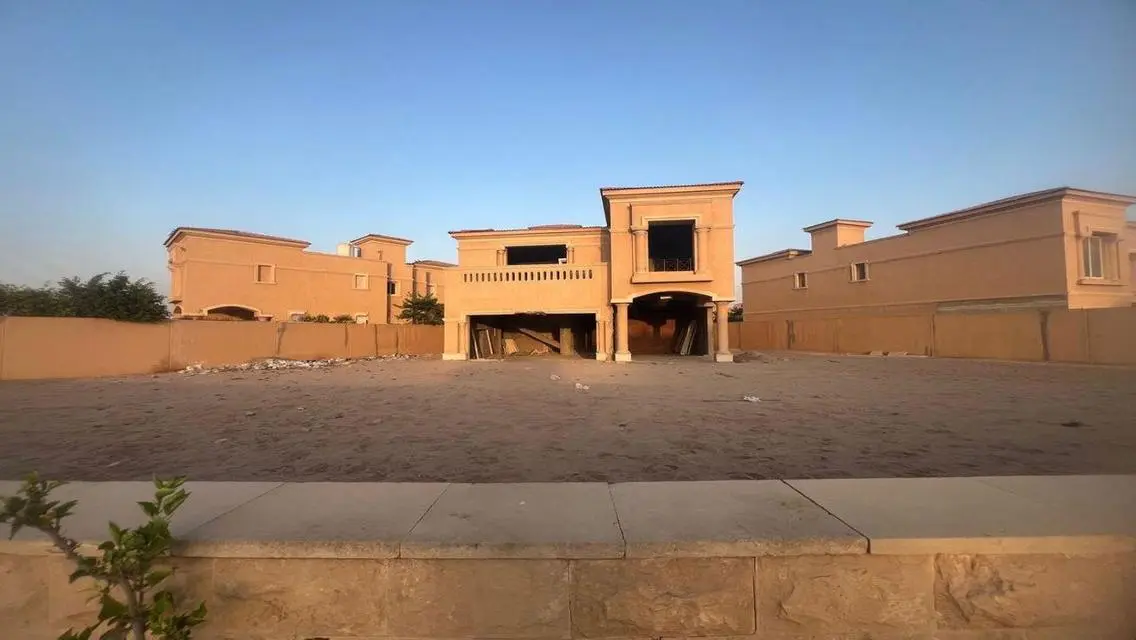 فيلا فاخرة بمساحة كبيرة في رويال ميدوز، الشيخ زايد
