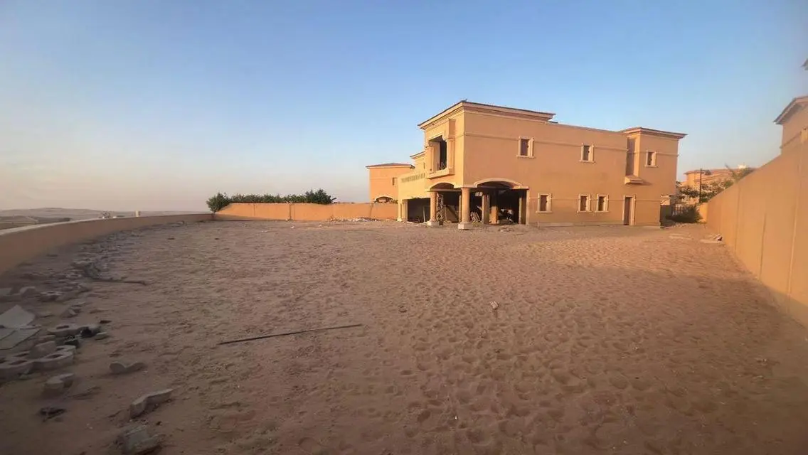 فيلا فاخرة بمساحة كبيرة في رويال ميدوز، الشيخ زايد