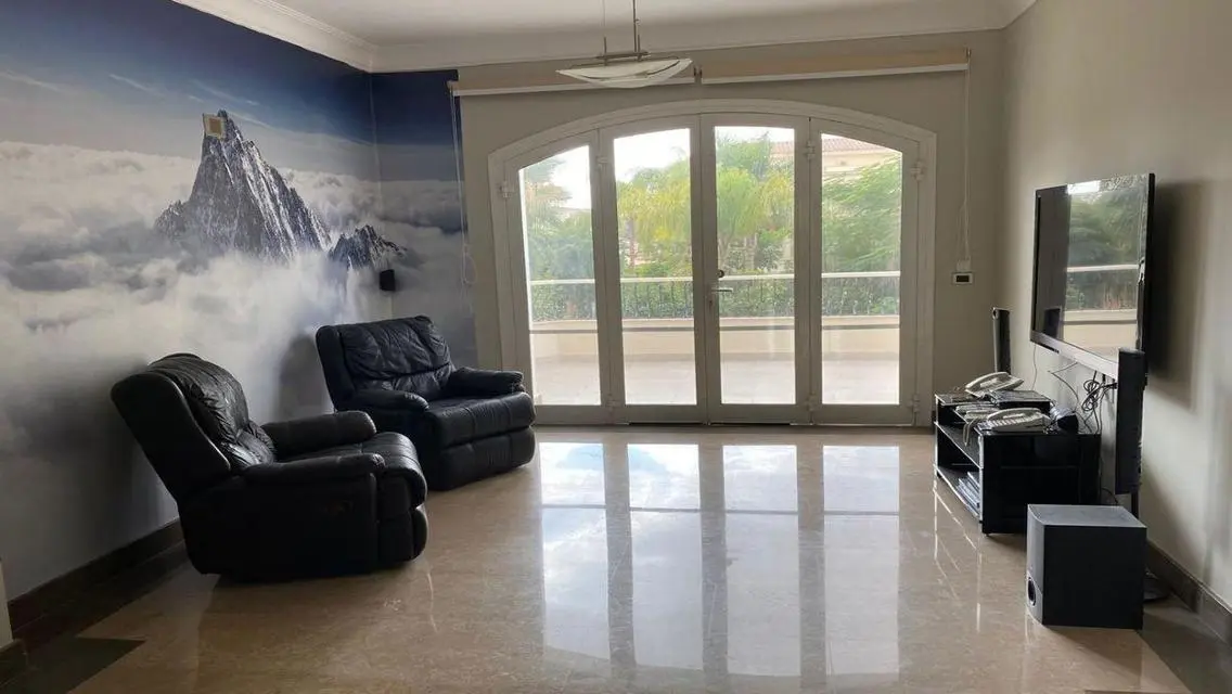 Luxurious Villa with 6 Bedrooms and Stunning Views