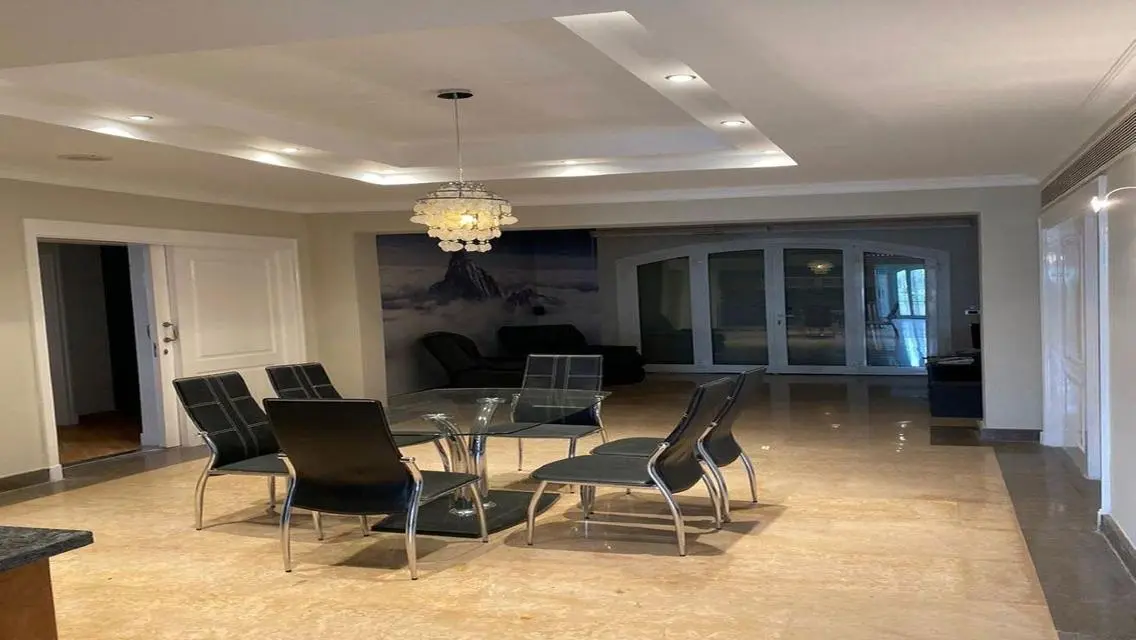 Luxurious Villa with 6 Bedrooms and Stunning Views