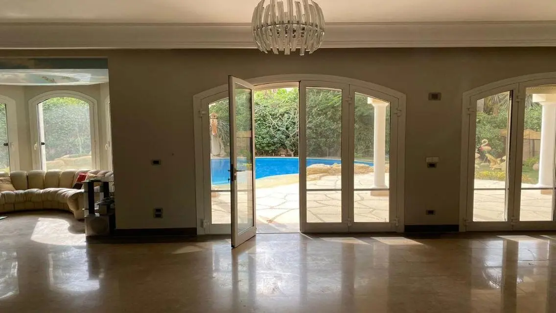 Luxurious Villa with 6 Bedrooms and Stunning Views