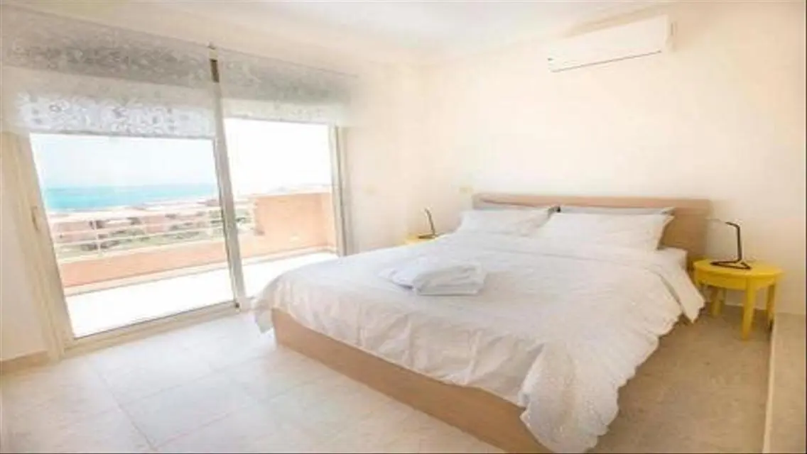 Triple-View Apartment at The Groove