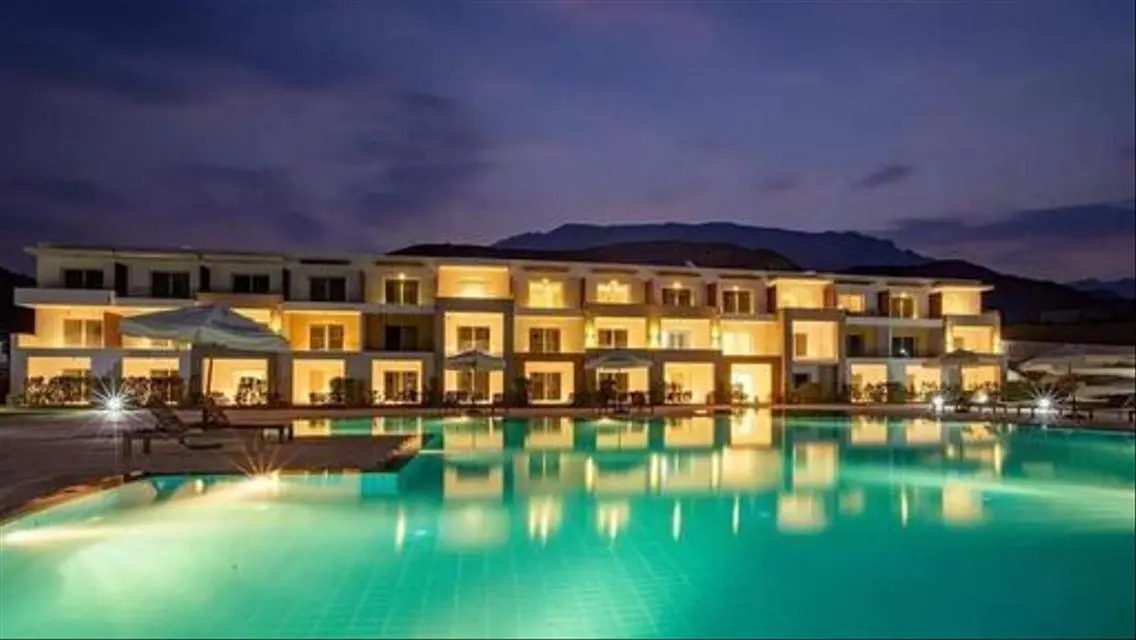 Triple-View Apartment at The Groove