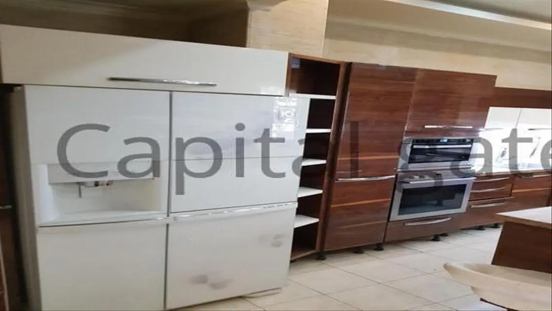 شقة فاخرة بمساحة واسعة مع مرافق متميزة