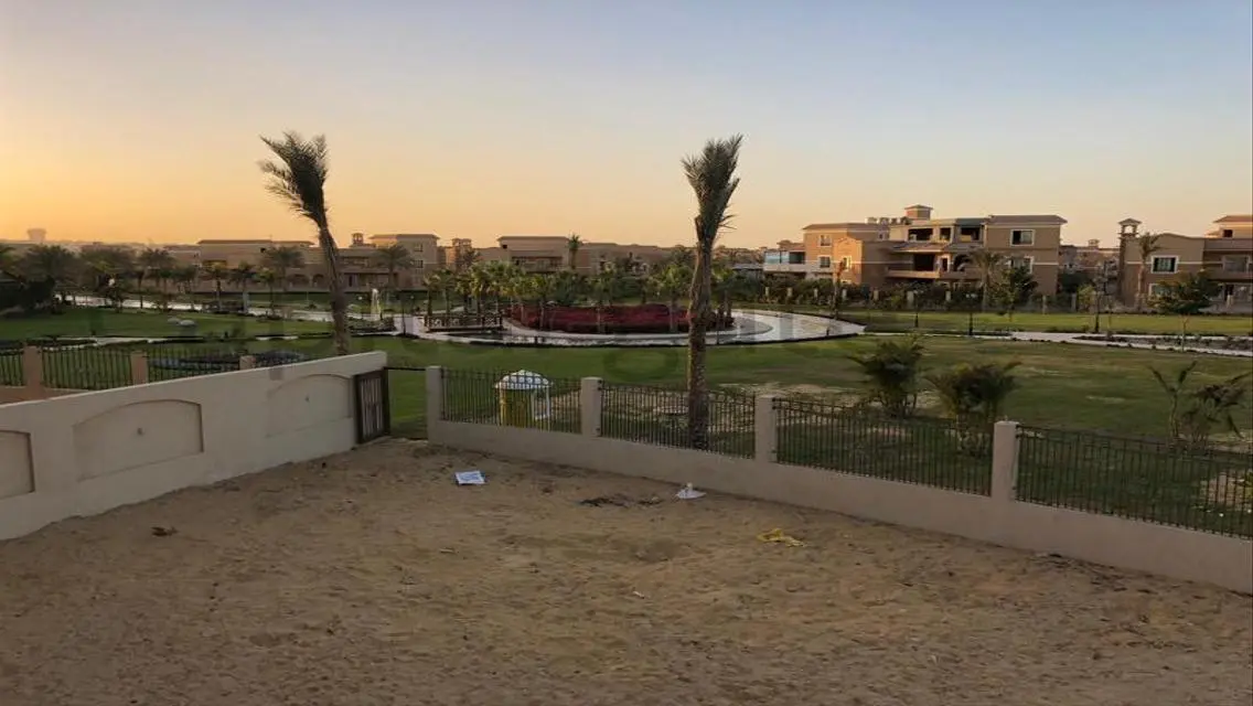 Luxurious Villa with Spacious Area in AUC Point