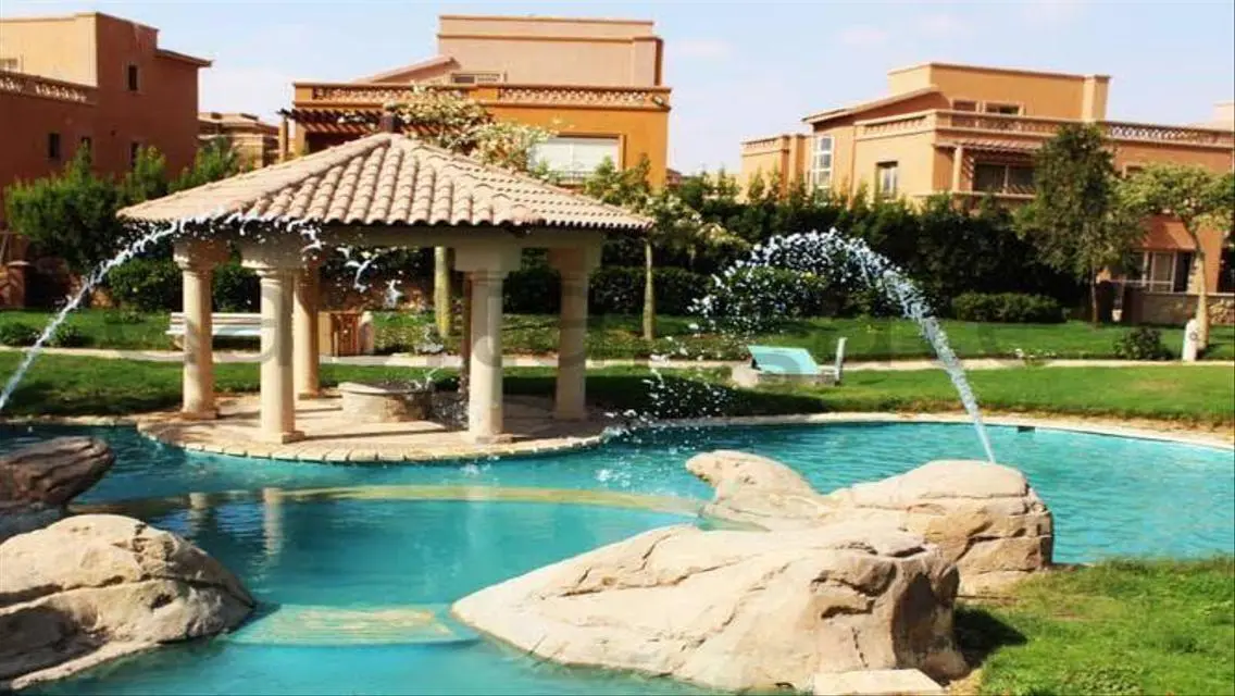 Luxury Villa for Sale with Private Garden and Pool in Prime Location