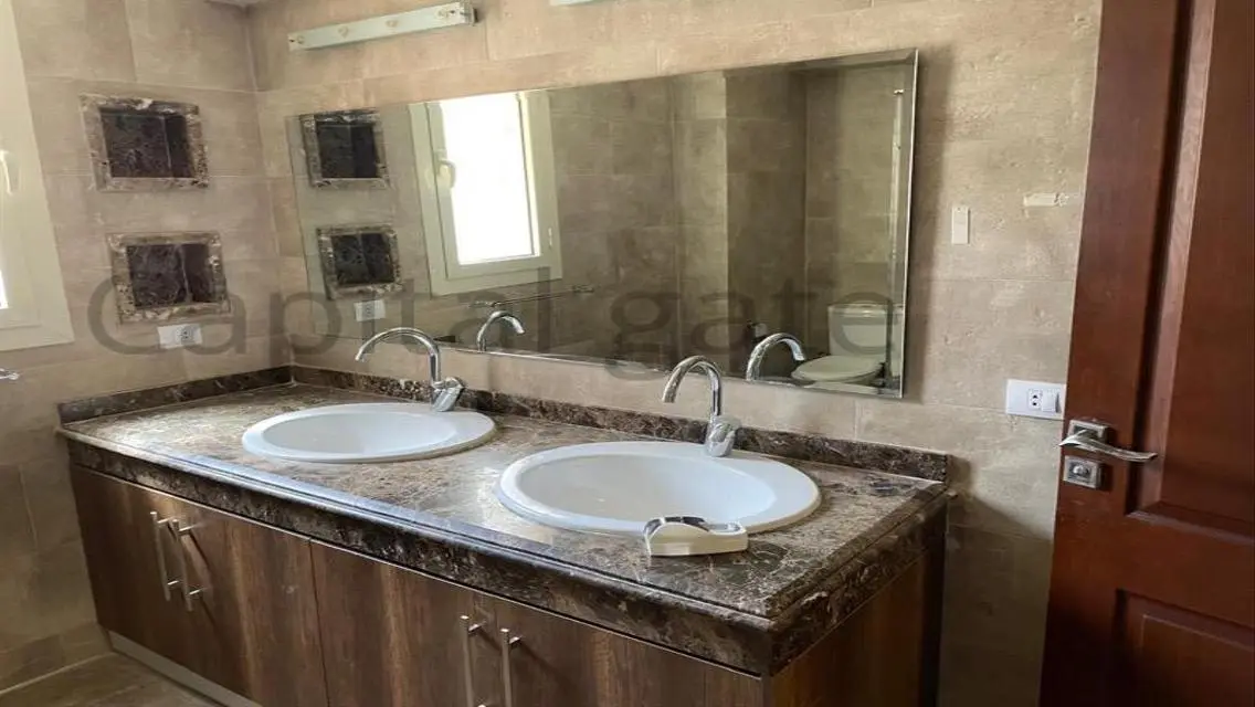 Luxury Apartment with 4500 meters of Space in the Heart of the City
