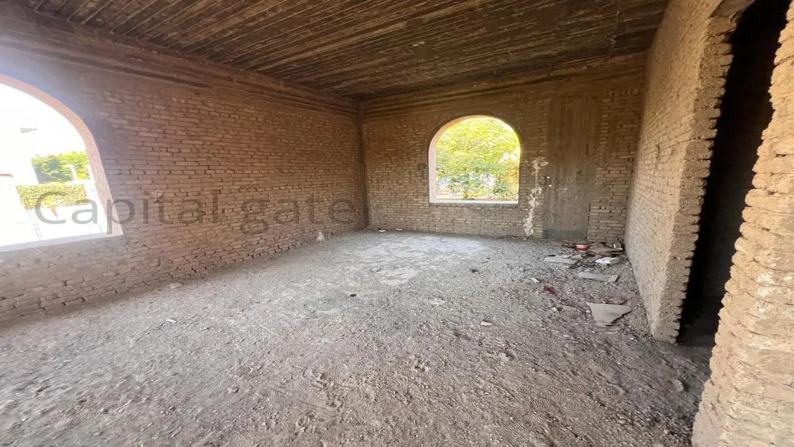 Luxurious Villa with Private Garden in Prime Location