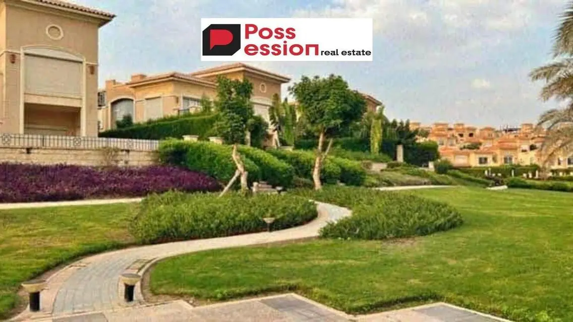 Luxury Villa with Private Garden and Pool in Stone Park