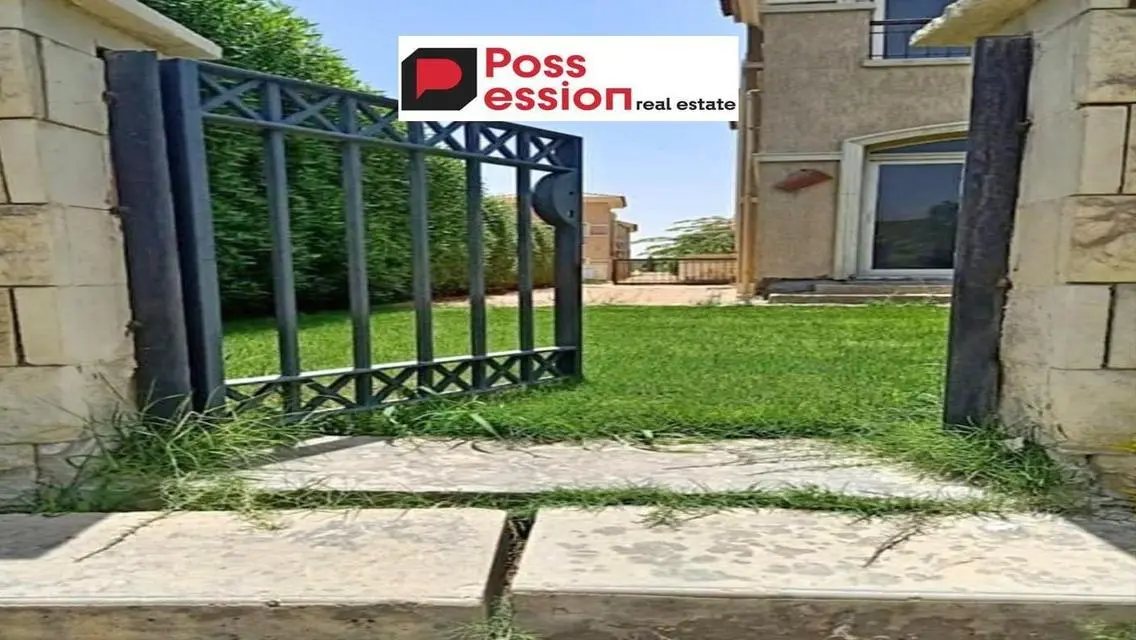 Luxury Villa with Private Garden and Pool in Stone Park