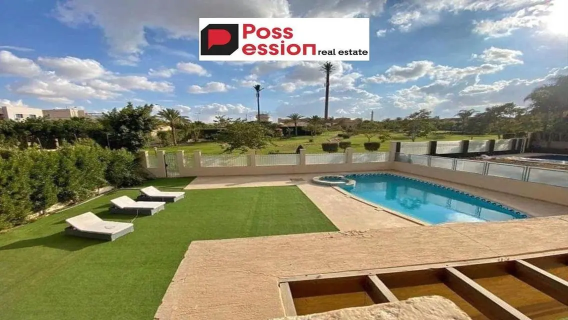 Luxury Villa with Private Garden and Pool in Stone Park